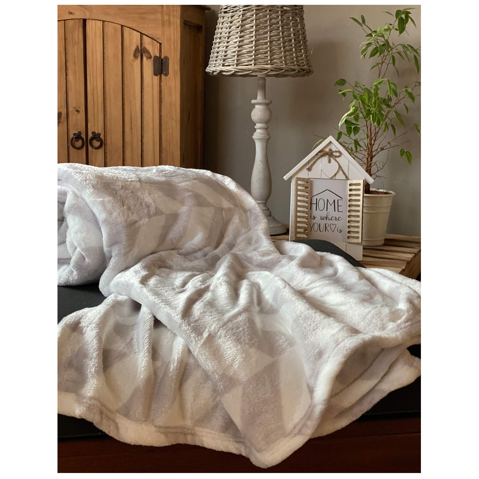 heimtexland Chevron Typ722 Kuscheldecke 200x150 silber-grau Flanell