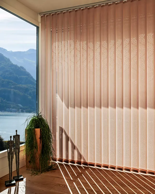 Création Baumann Laser Rosa V Vertikallamelle floral