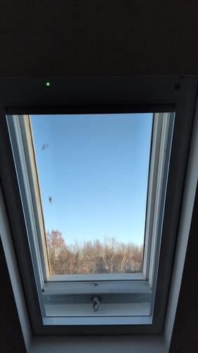 SmartWings Hazel Dachfenster Wabenplissee motorisiert